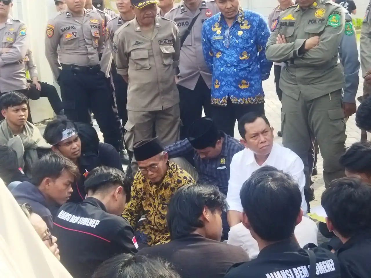Aliansi BEMSU Geruduk Kantor DPRD Sumenep (Ilustrasi)