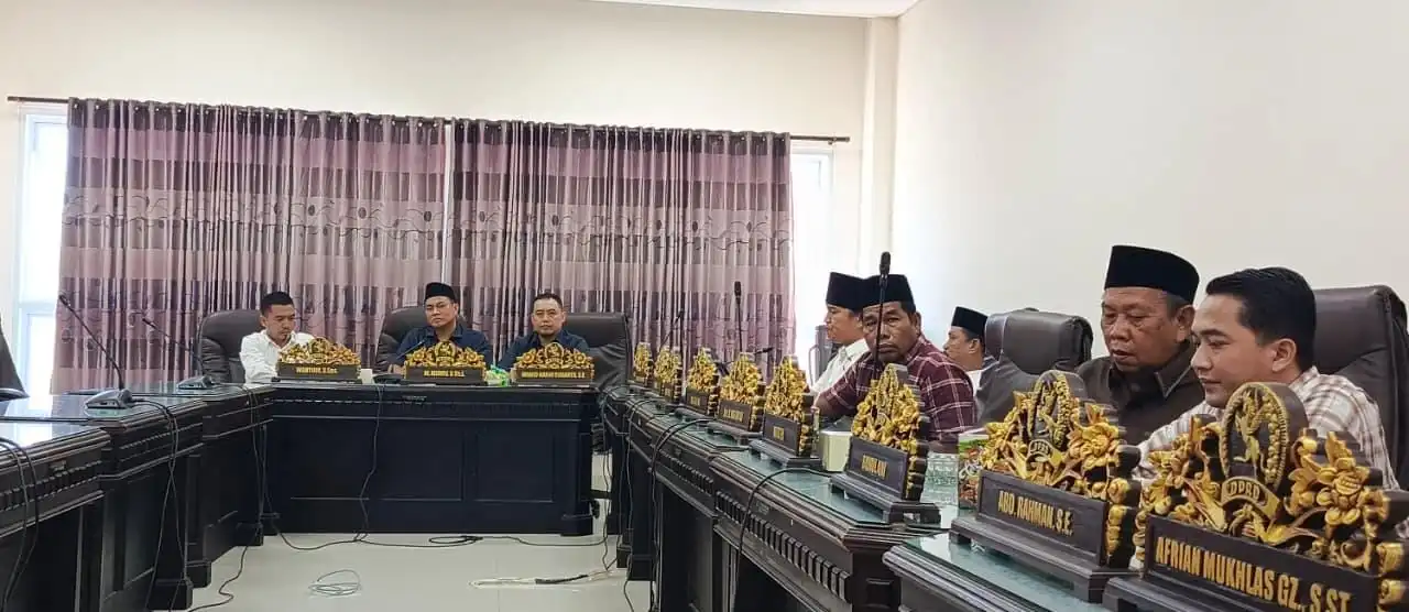 Diskop Perindag Mangkir dari Rapat Lelang Proyek Rp3,3 Miliar, DPRD Sumenep Kecewa (Ilustrasi)