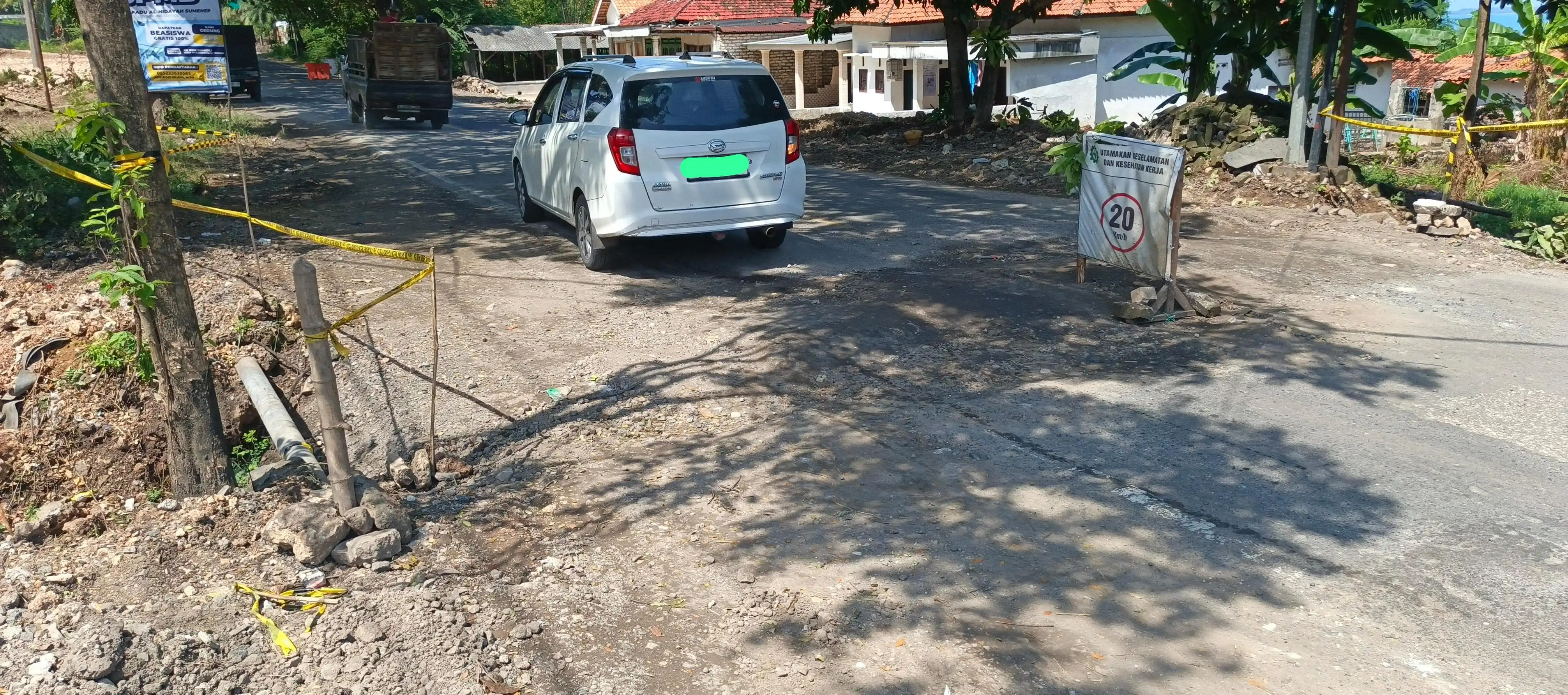 ‎Perbaikan Jembatan di Depan SPBU Pakandangan Dikeluhkan, Pengendara Jadi Korban‎ (Ilustrasi)